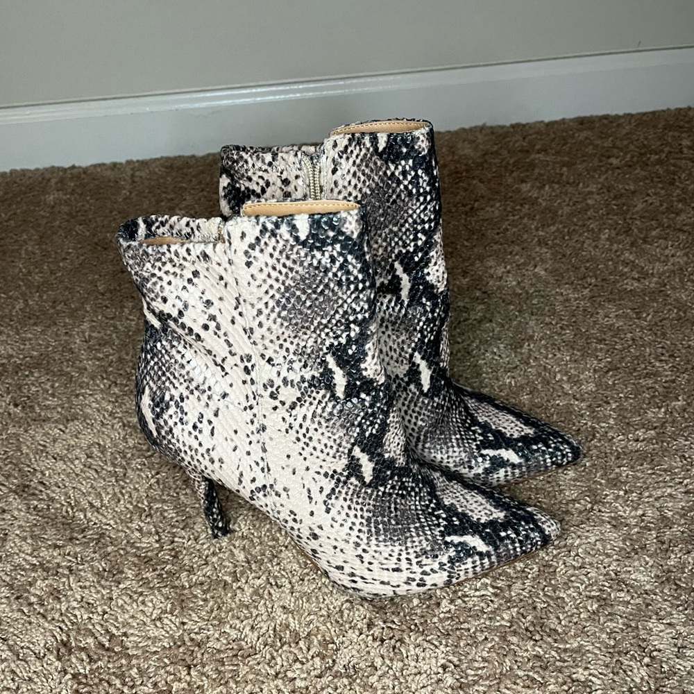 Jessica Simpson Larette Stretch Python Ankle Boots Size 10